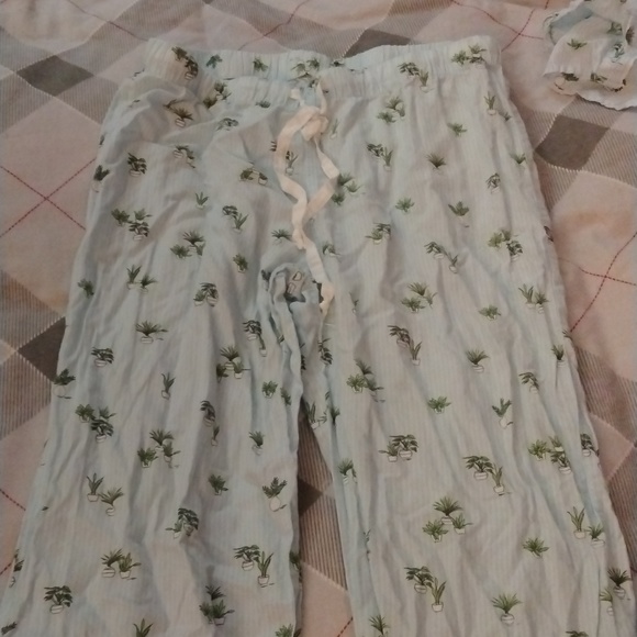 Gilligan and O'Malley pj set - Picture 6 of 8